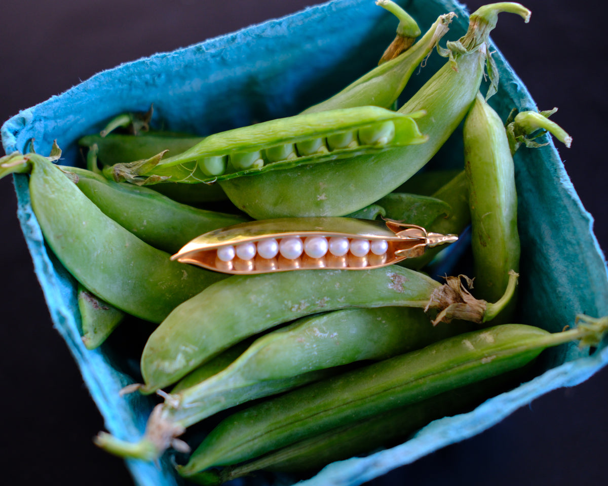 Robert Oppecker Pea Pod Pendant