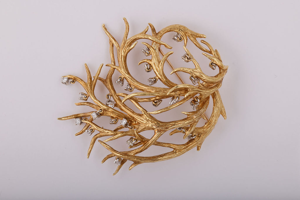 En Tremblant Brooch
