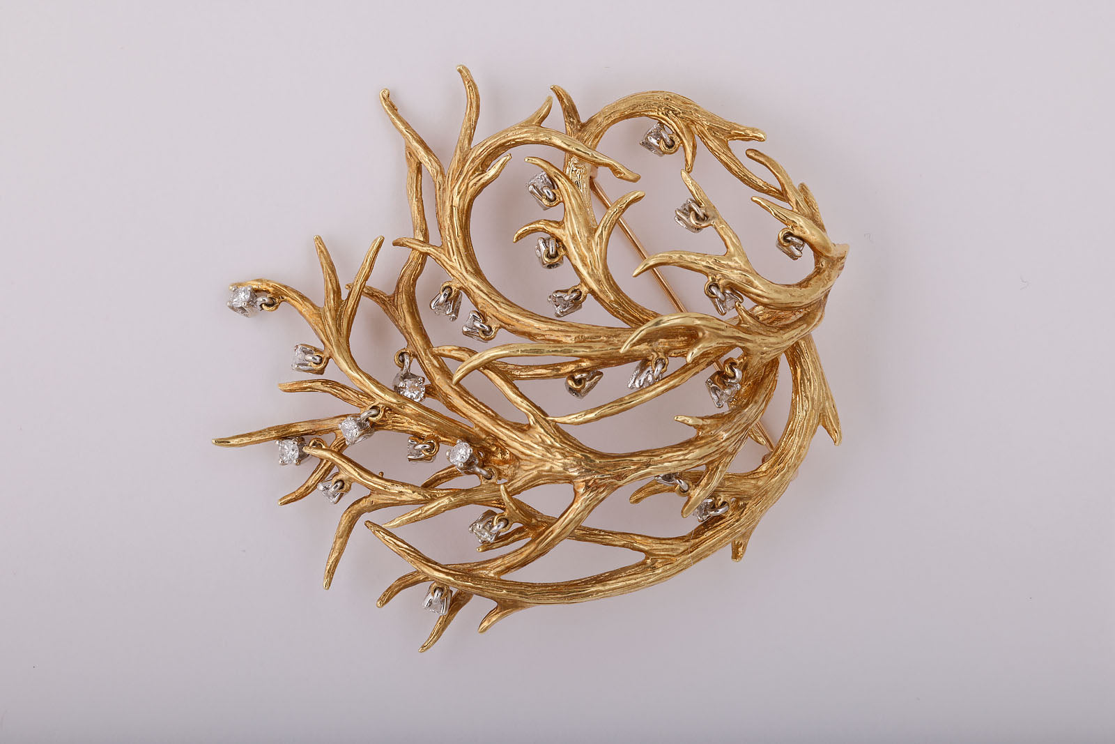 En Tremblant Brooch