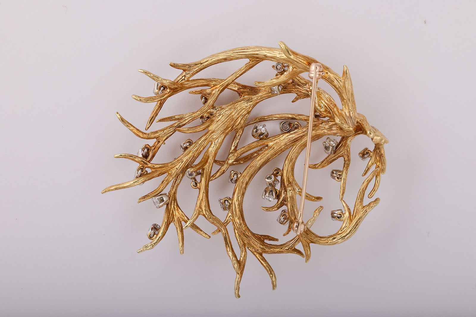 En Tremblant Brooch